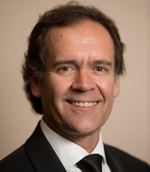 Leadership & Governance Dr Jacques Viljoen